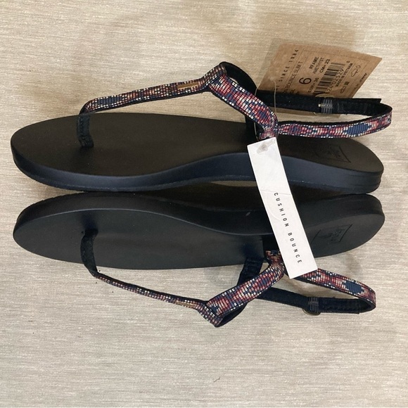 REEF Sz Cushion Bounce Slim T-Post in Amethyst Buckle Closure Sandals NEW - Picture 7 of 8